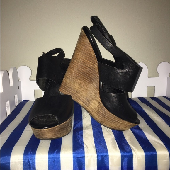 Sexy black wedges - Picture 2 of 3