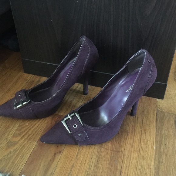 Purple Pumps - Picture 3 of 4