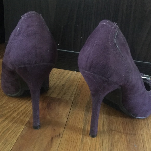 Purple Pumps - Picture 4 of 4