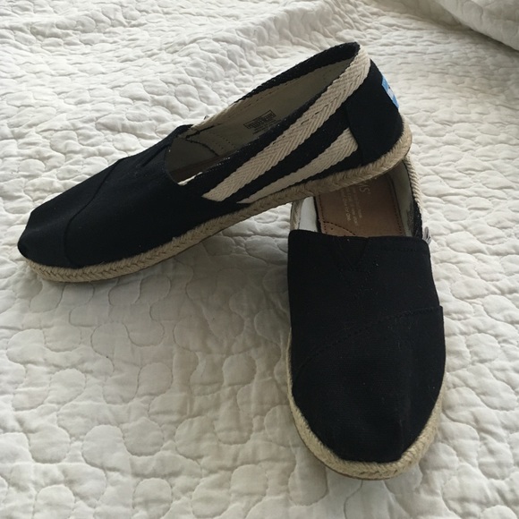 TOMS espadrilles