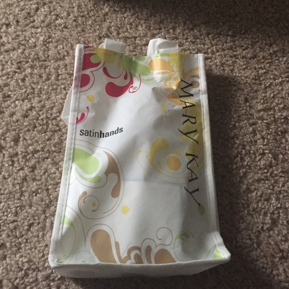 Sayin hands skin treatment