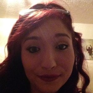 Meet your Posher, Adrianna