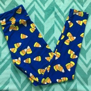 One size Lularoe candy corn leggings.