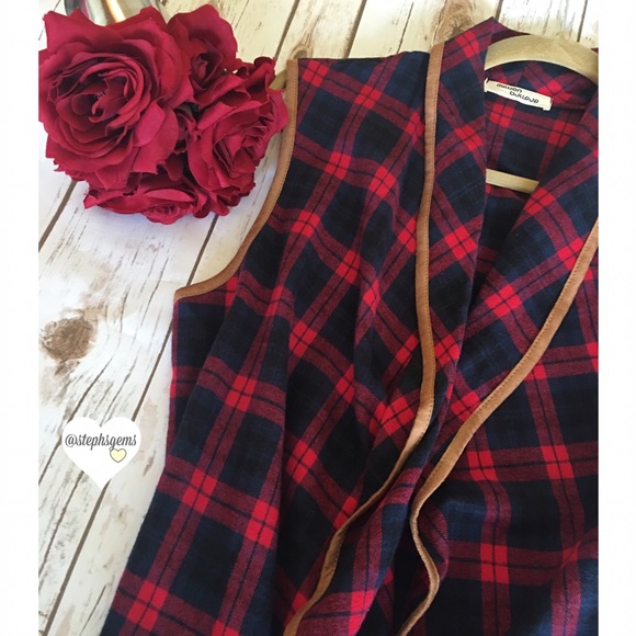 Red and Navy Plaid Open Front Vest - Picture 2 of 4