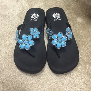 yellow box turquoise flip flops