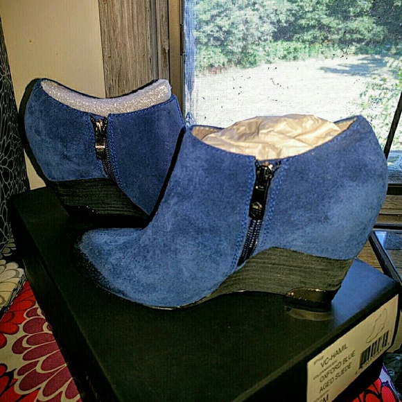 Vince Camuto Hamil Bootie New With Box