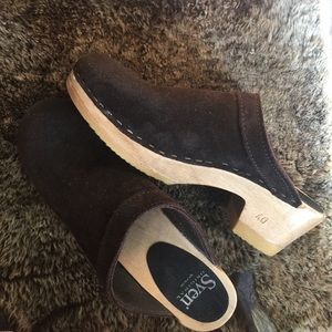 Sven Brown Suede Clogs EUC