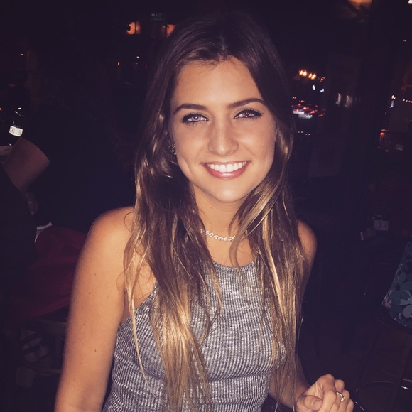 Meet your Posher, Abbey - Picture 1 of 1