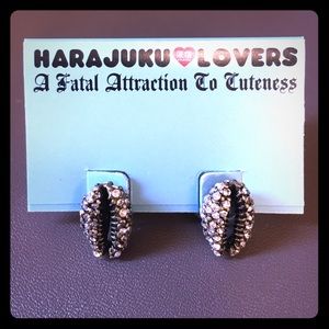 Harajuku Lovers seashell stud earrings