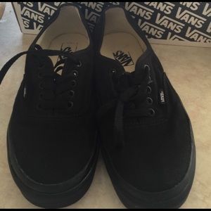 Men's Black Vans Size 10
