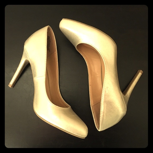 LC Blossom Metallic Gold High Heels