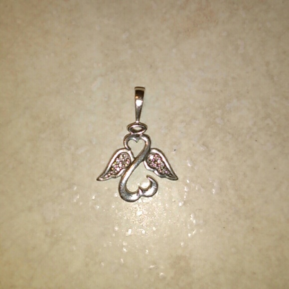 Open Hearts collection Angel wing pendant