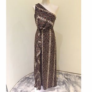 BCBG SIZE 6 snake print, one shoulder dress!