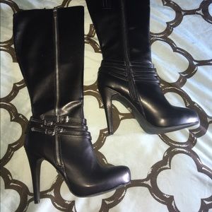Black High heel boots