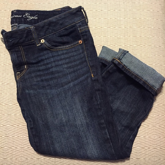 Dark wash aeo jean capris