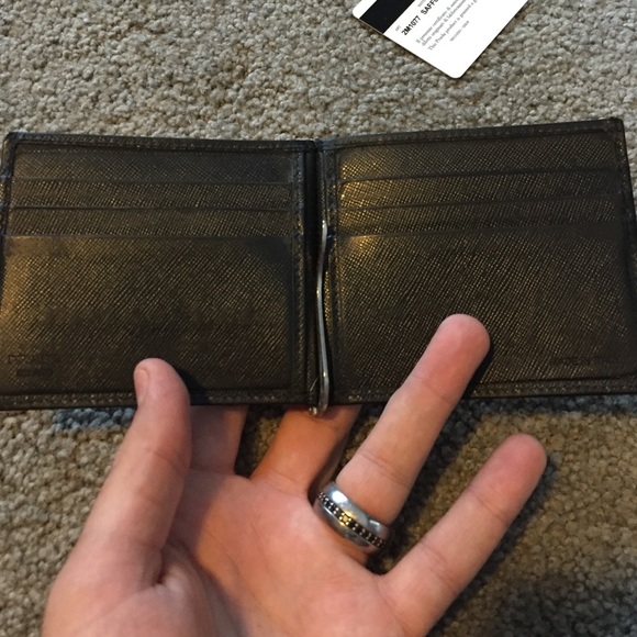 Prada Saffiano Clip Wallet Black Leather - Picture 4 of 4
