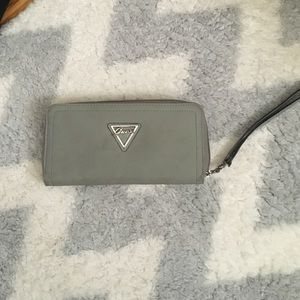 GUESS Wallet