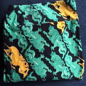 Green and Gold Lion and Unicorn Print TC Leggings