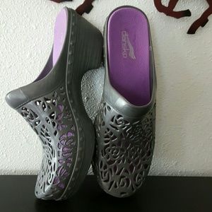 Gently loved gorgeous dansko clog