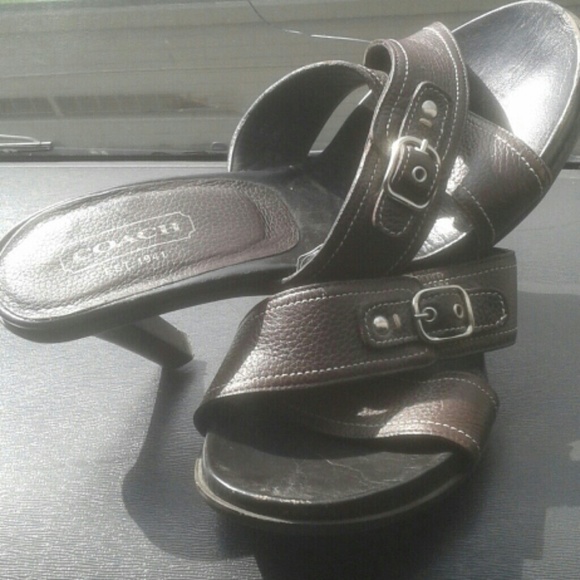 AUTHENTIC COACH HEELS - Picture 1 of 4