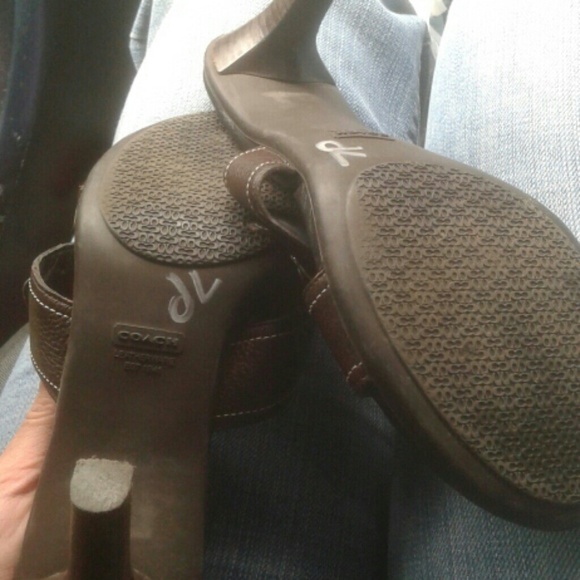 AUTHENTIC COACH HEELS - Picture 2 of 4