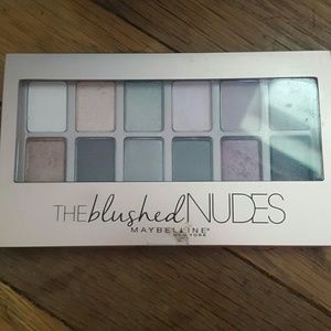 The blushing nudes by maybeline
