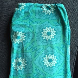 Teal and Green Lotus Print Lularoe TC Leggings