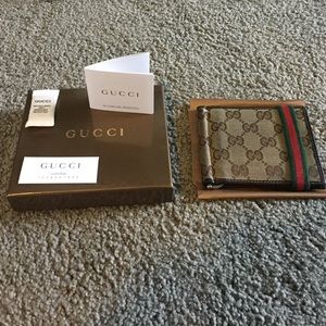 Gucci Beige Wallet w/ money Clip 224187