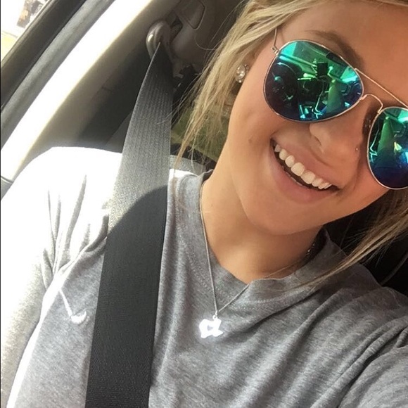 Meet your Posher, Alissa