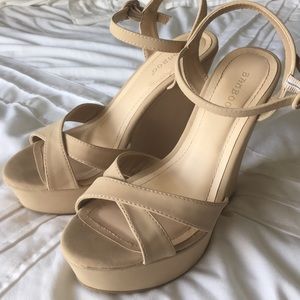 Nude Wedges
