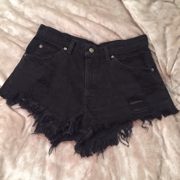 Distressed Levi's high-waisted shorts