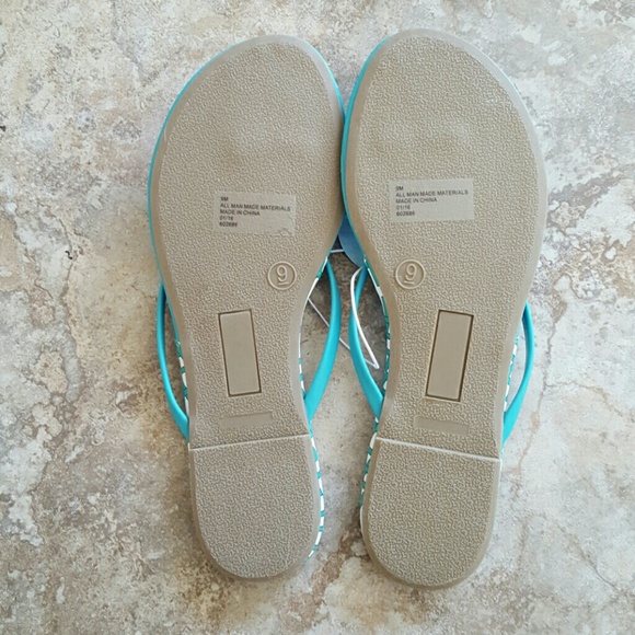 Teal geoprint flip flops - Picture 2 of 3