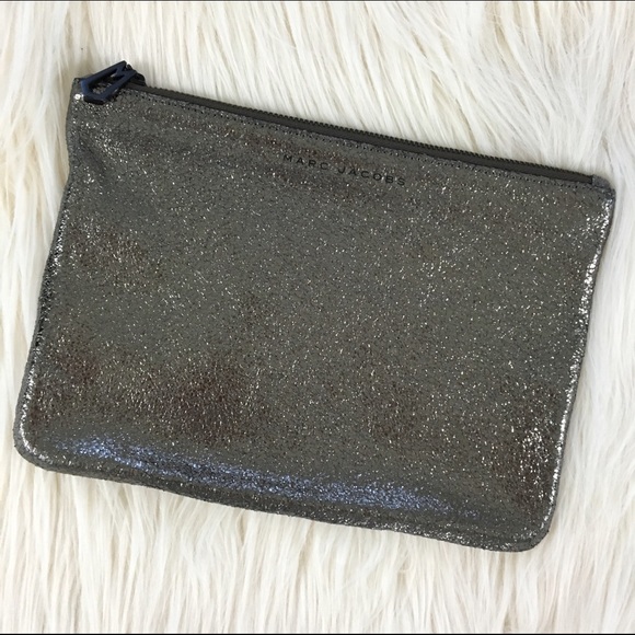 Marc Jacobs Handbags - SALE Marc Jacobs Metallic clutch