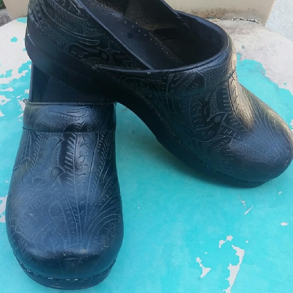 Dansko Black Embossed Nurse/Work Clogs 41 US 11