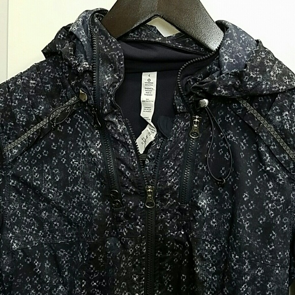 Lululemon spring forward jacket inkwell size 4 - Picture 2 of 4