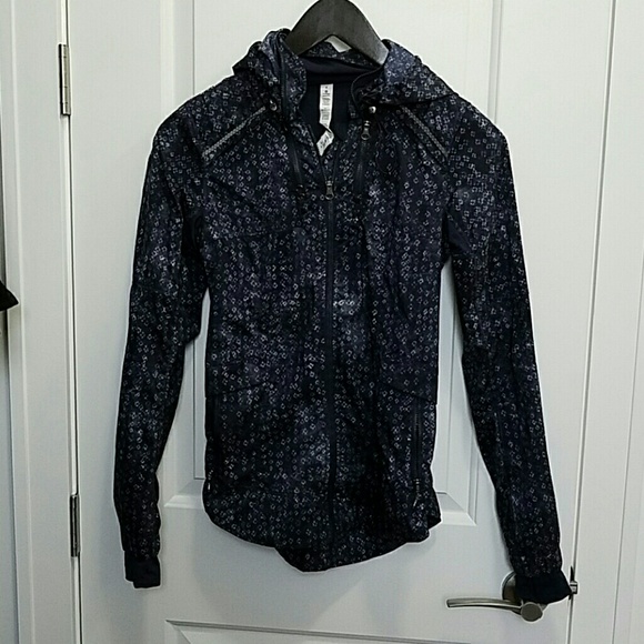 Lululemon spring forward jacket inkwell size 4 - Picture 3 of 4