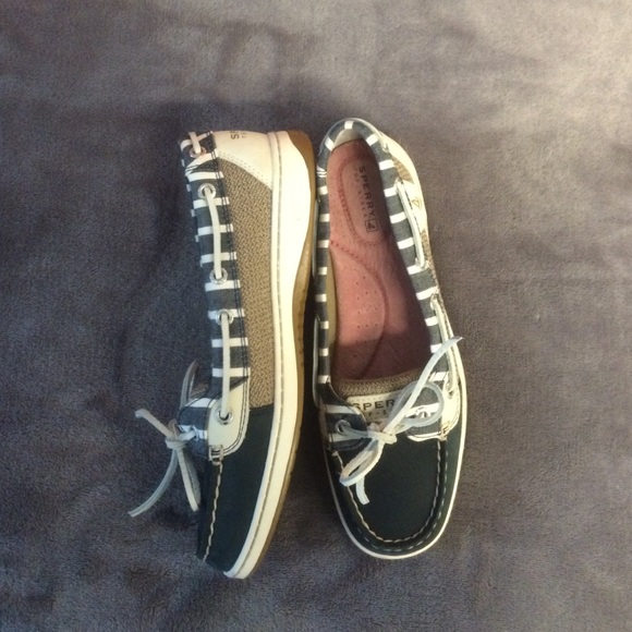 Sperry firefish boat shoes!