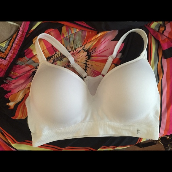 40D danskin sports bra white like new , pull over