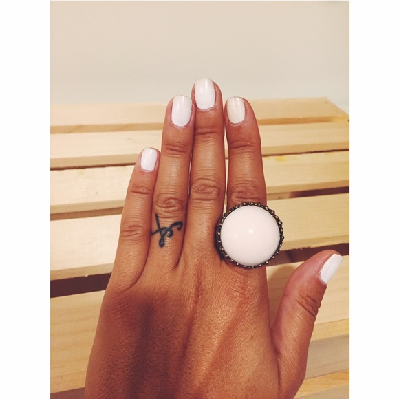 Gold, off white ring