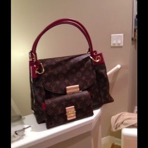 Louis Vuitton (3) Just Sharing