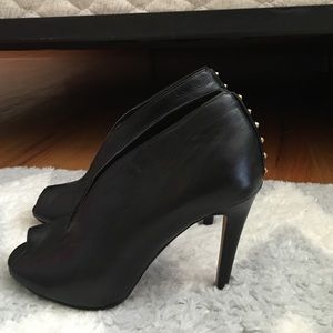 HALOGEN Black Heels