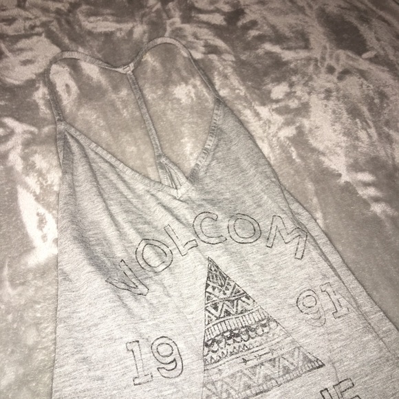 Volcom tank - Picture 2 of 2
