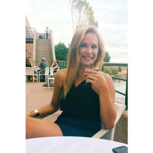 Meet your Posher, Lauren