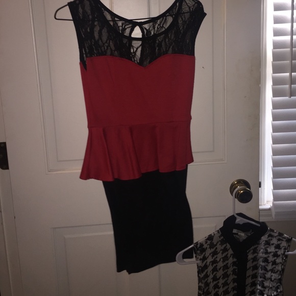 Red and black party dress - Picture 1 of 2