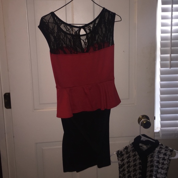 Red and black party dress - Picture 2 of 2