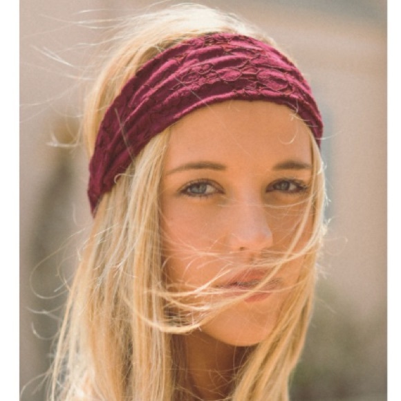 ❗️CLEARANCE❗️Boho Chic Wide Lace Headband - Picture 2 of 4