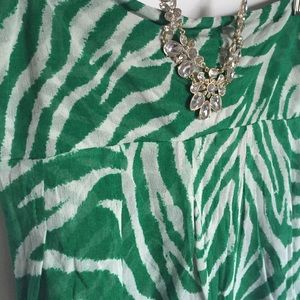Diane von Furstenberg Tops - Vintage Diane Von Furstenberg Silk Green Blouse M Diane von Furstenberg Tops - Vintage Diane Von Furstenberg Silk Green Blouse M