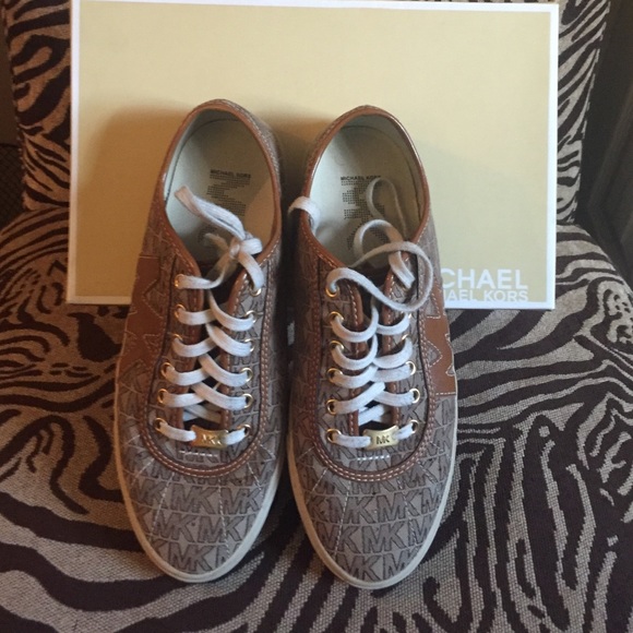 Michael Kros lace ups