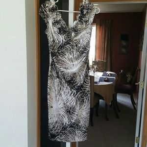 V neck/v back Maggy London dress