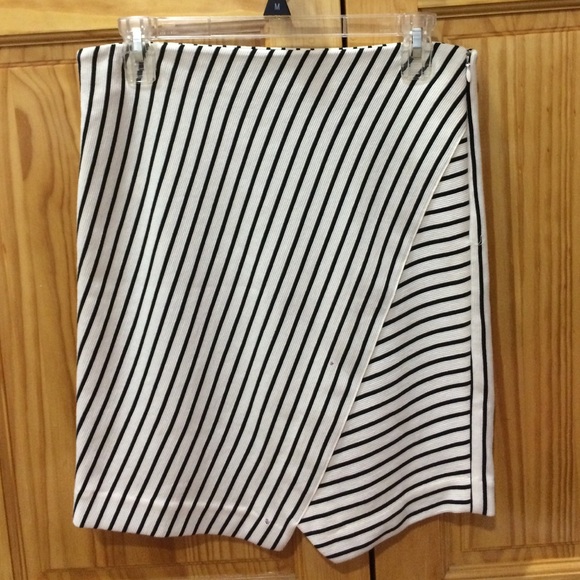 LOFT Striped Pencil Skirt